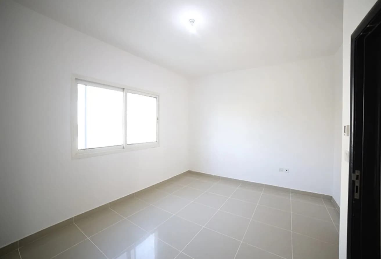 Spacious 4BR+M | Good Condition | Private Garden
