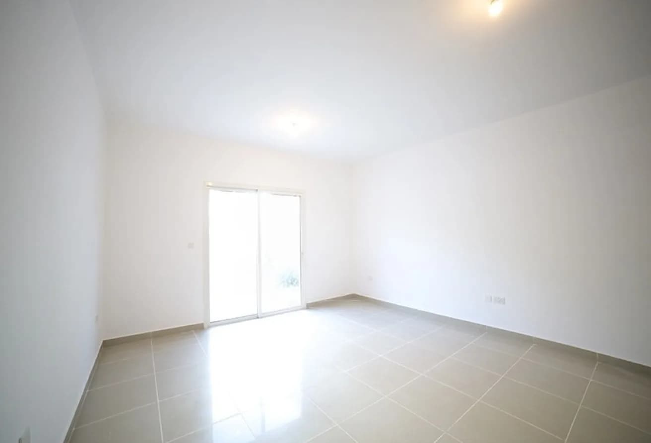 Spacious 4BR+M | Good Condition | Private Garden